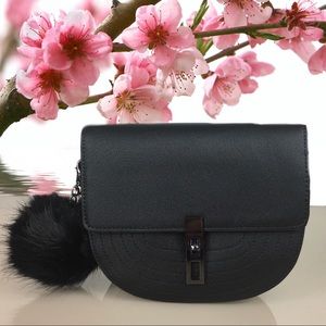 BCBG Paris 5⭐️rated Arrow cross body bag